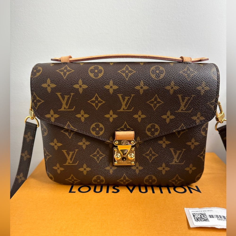 Louis Vuitton Pochette Metis